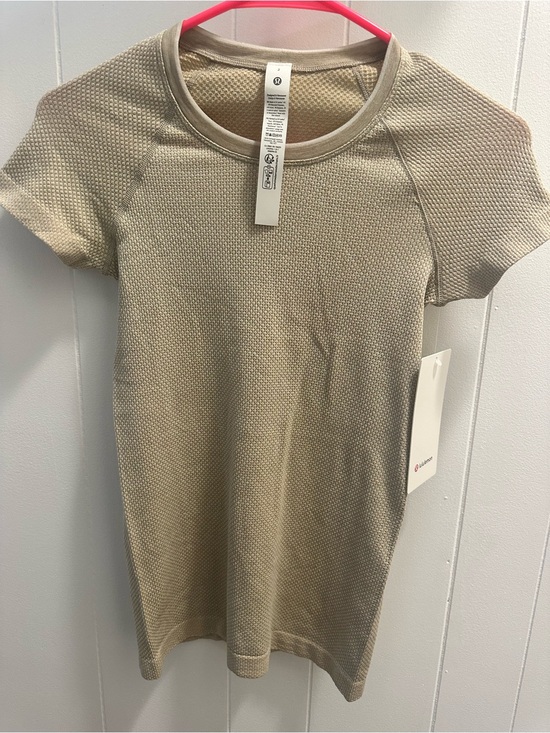 lululemon athletica Tops - lululemon athletica Short Sleeve Textured Tee - Beige